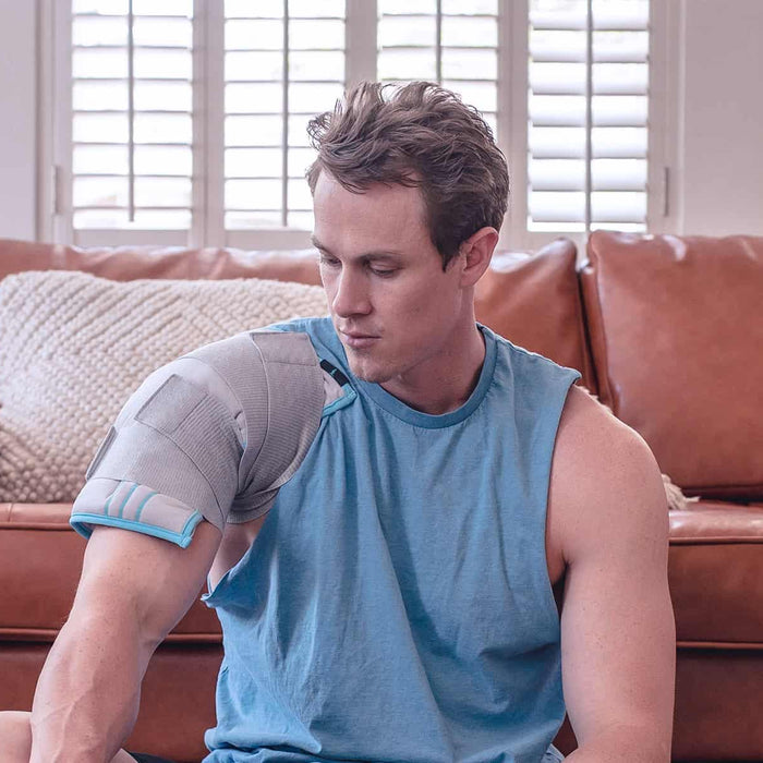 Man shoulder ice wrap