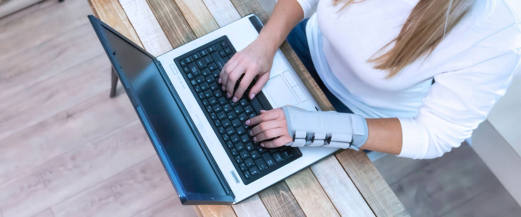 typing with wrist brace